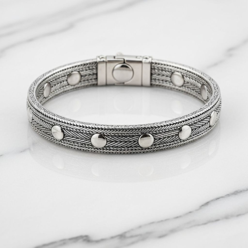 Elegantes Magnetarmband in Nahaufnahme